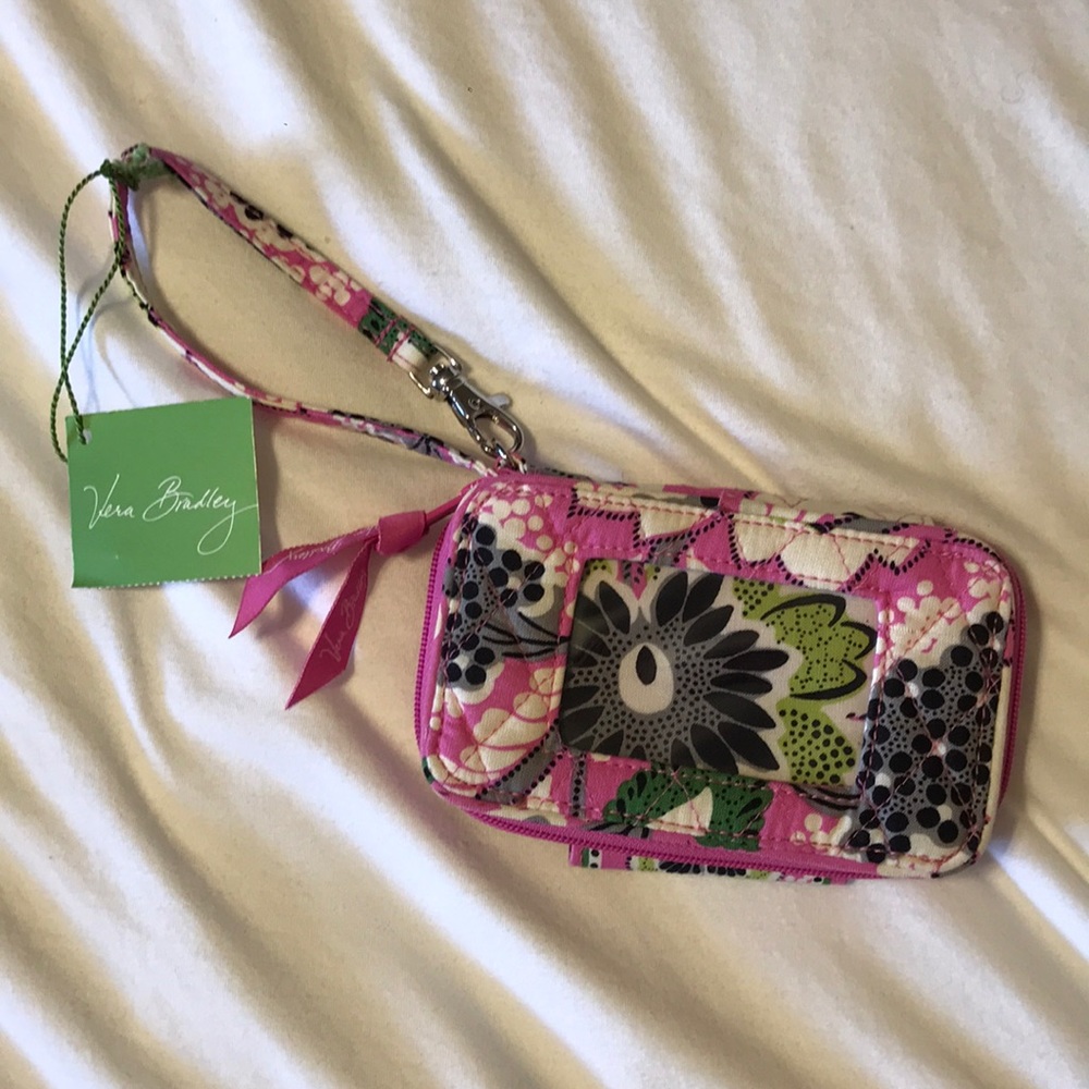 🆕NWT Vera Bradley Wristlet - Priscilla Pink